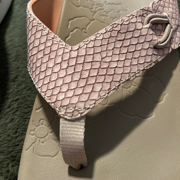 Earth Origins Thong Sandals - Picture 2 of 5